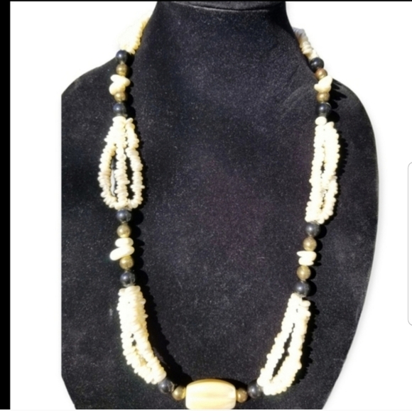 Vintage Jewelry - GENUINE BUTTON PEARL VINTAGE STATEMENT NECKLACE